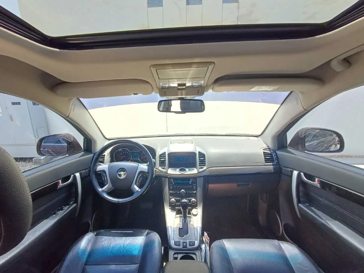 Car image 14