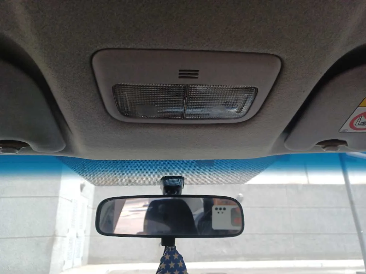 Car image 21