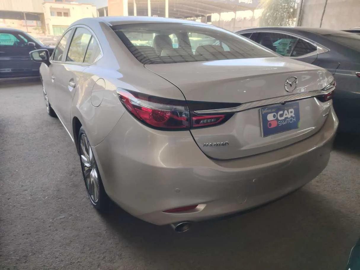 Car image 7