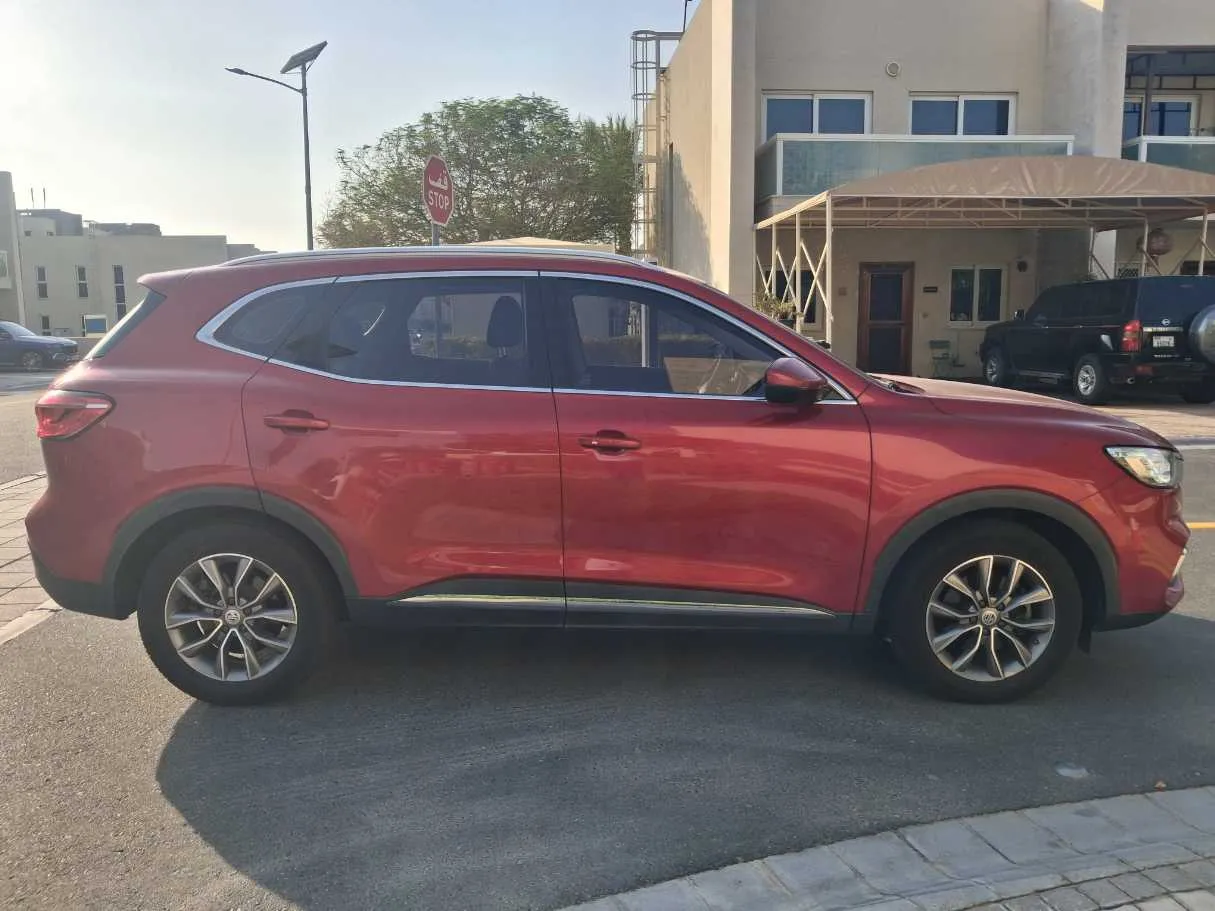 Car image 4