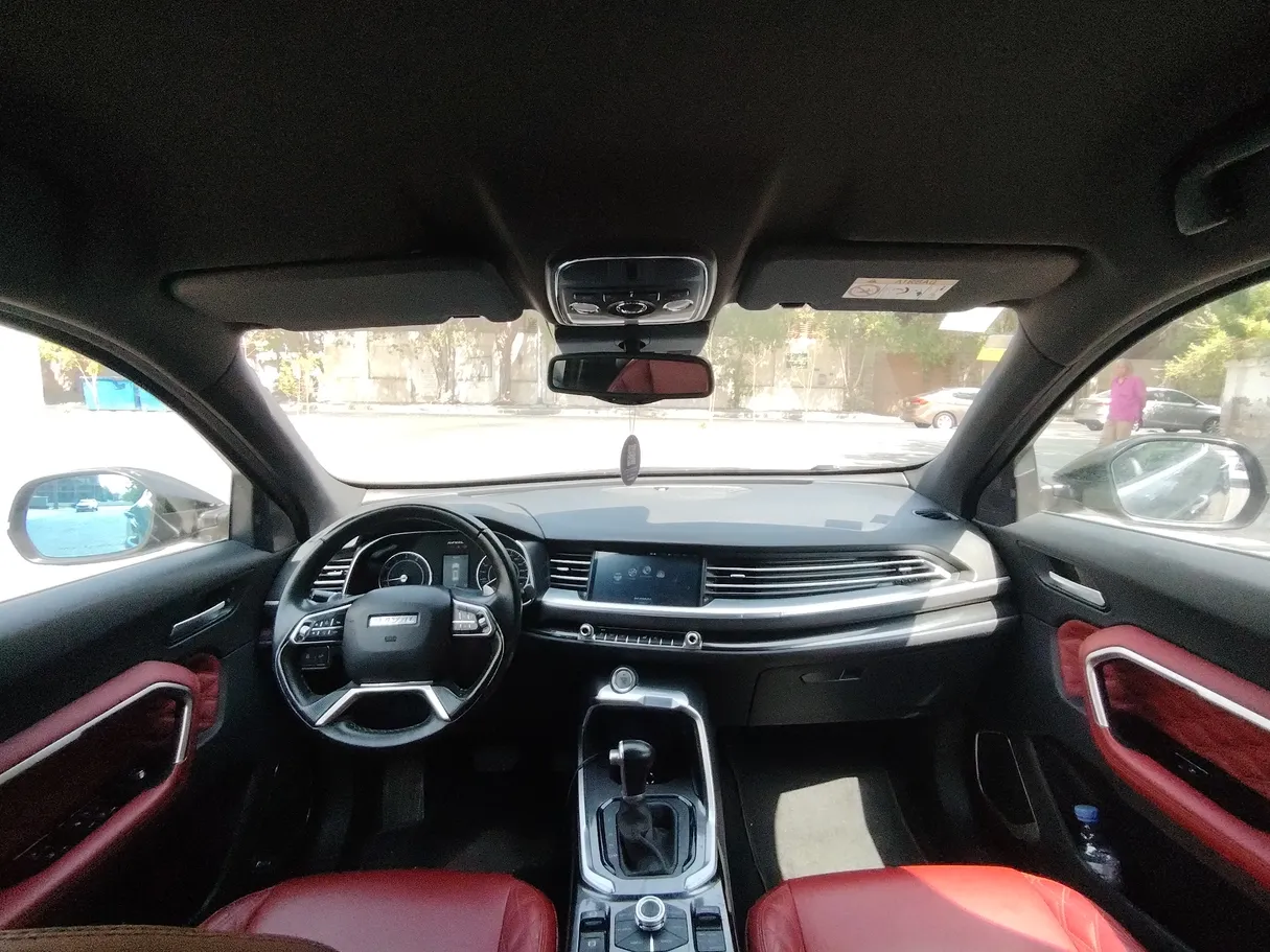 Car image 17