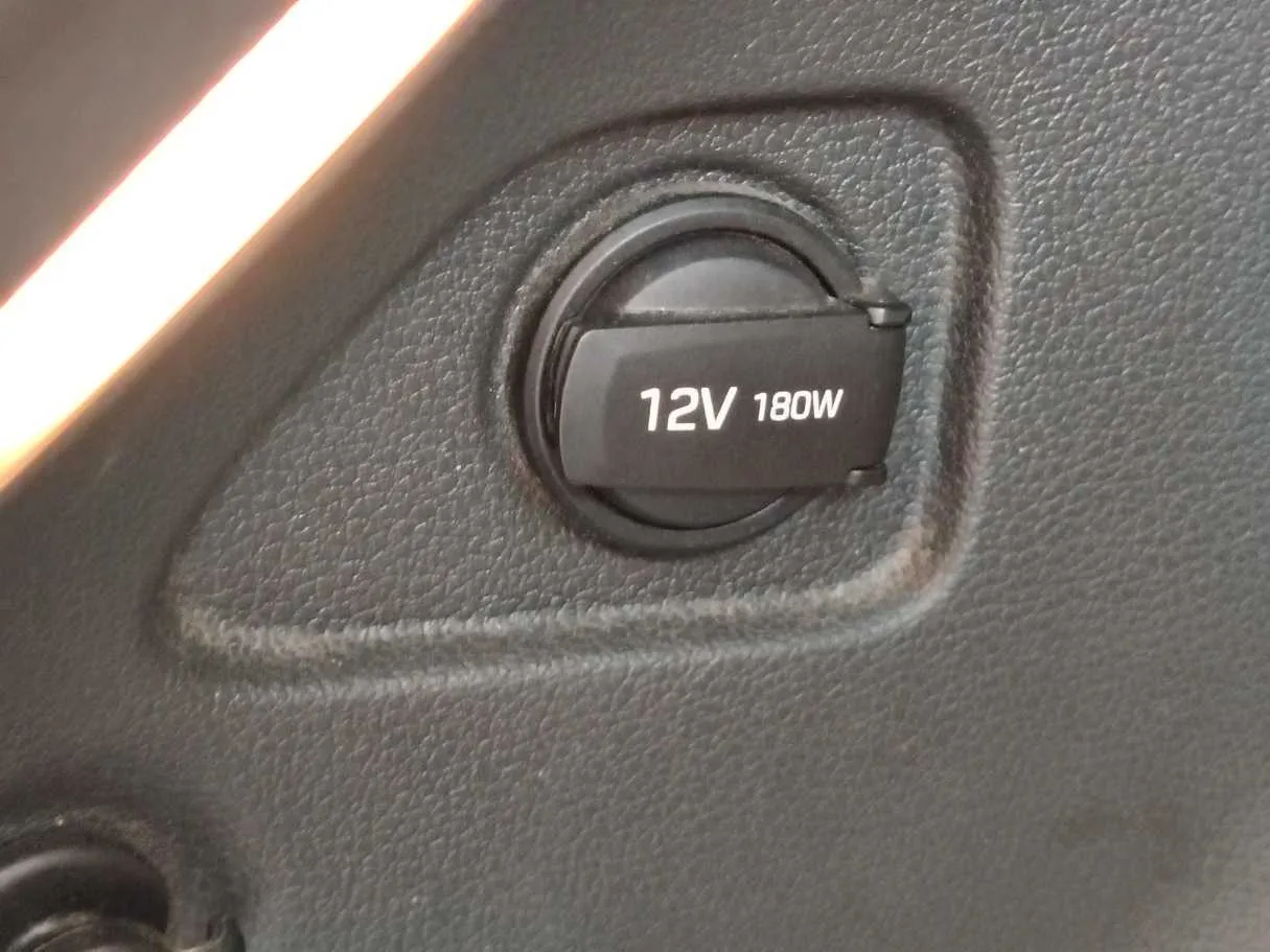 Car image 32