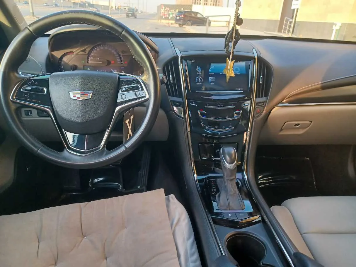 Car image 16