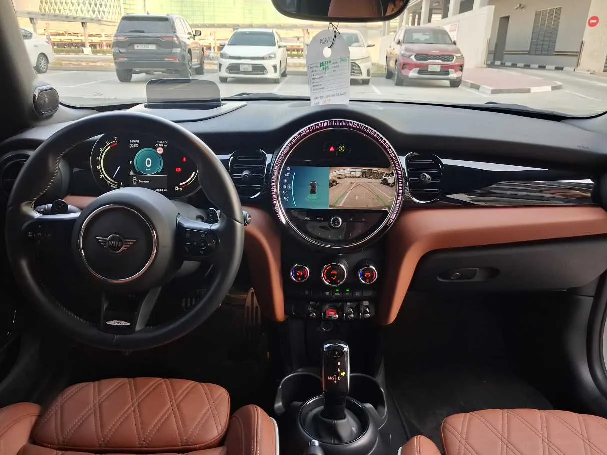 Car image 17