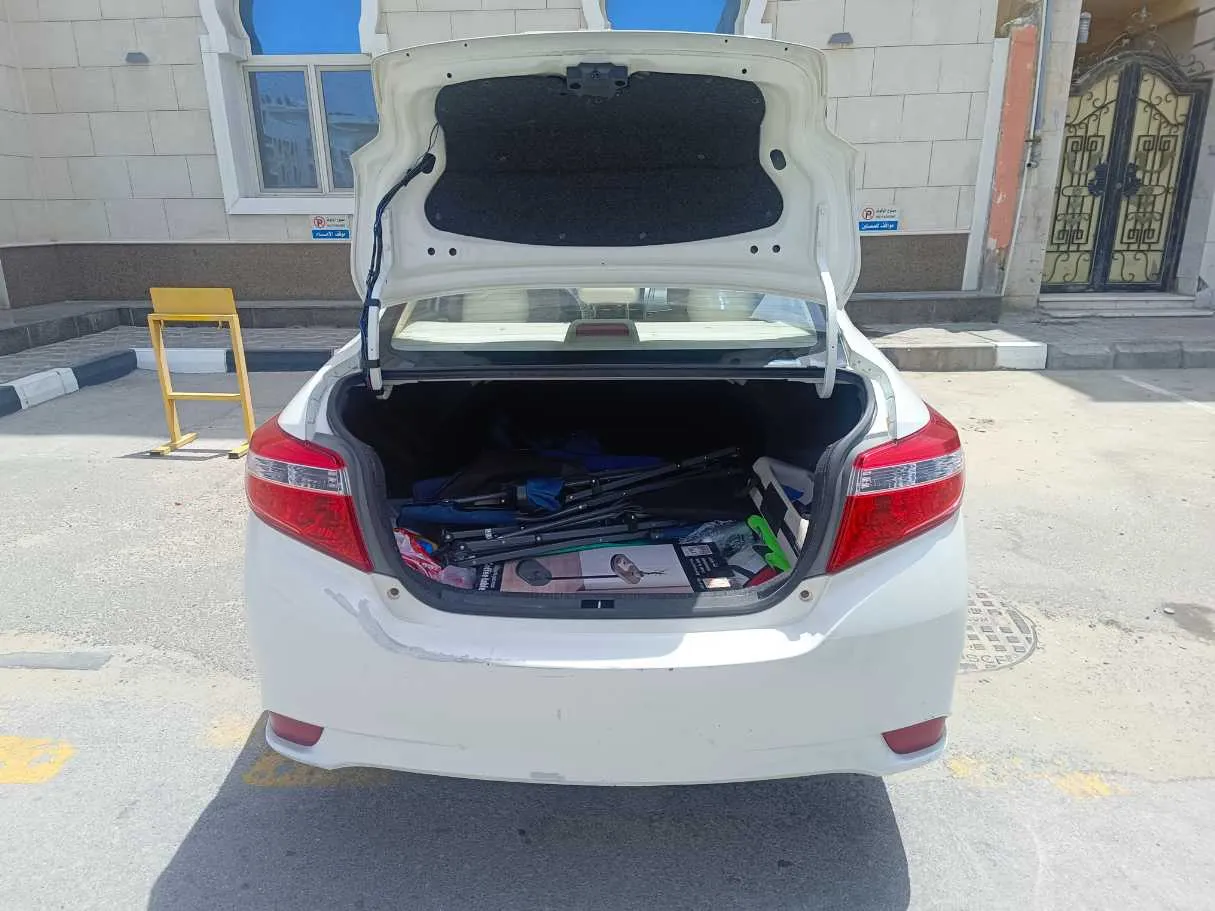 Car image 23
