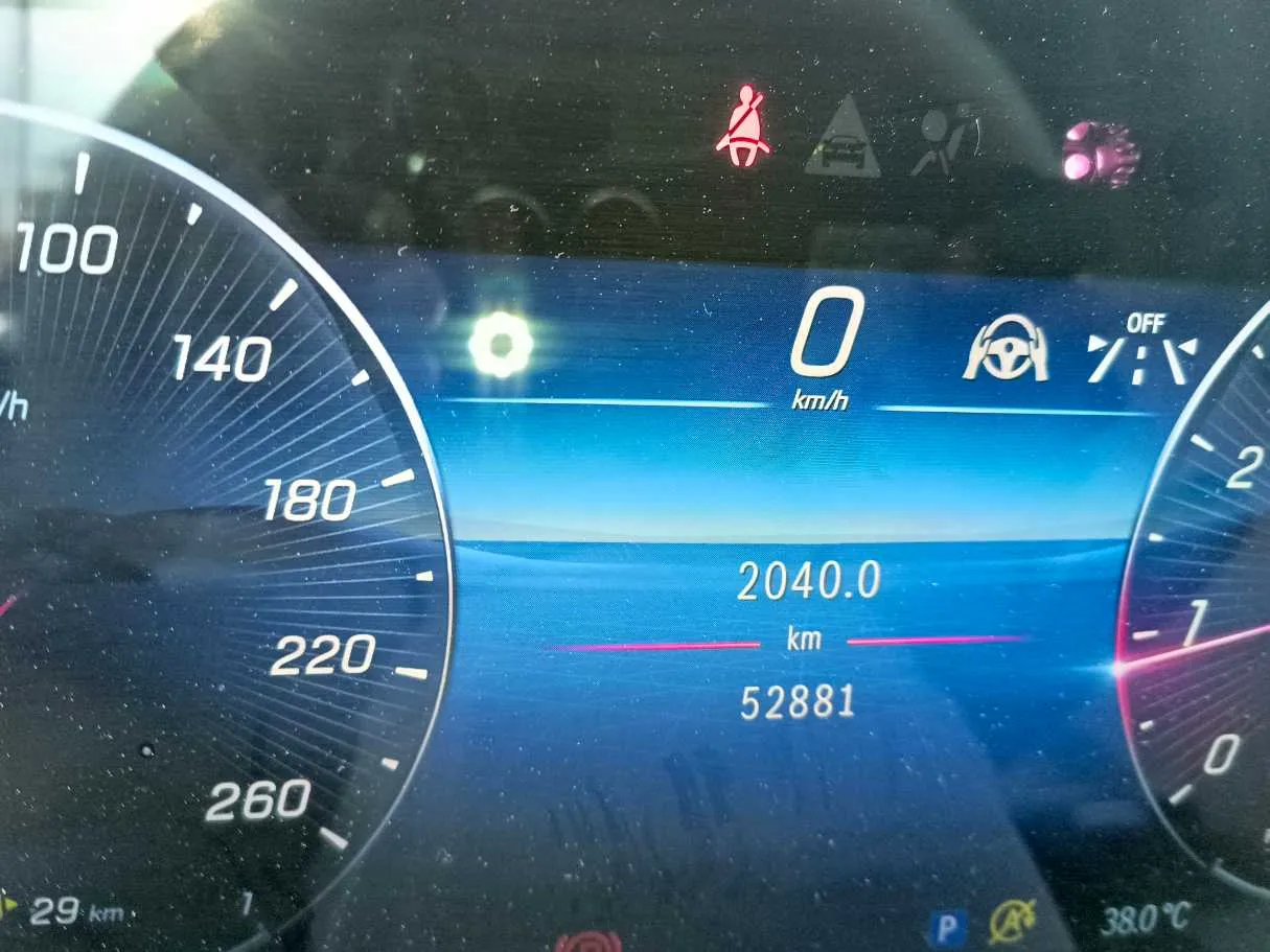 Car image 30