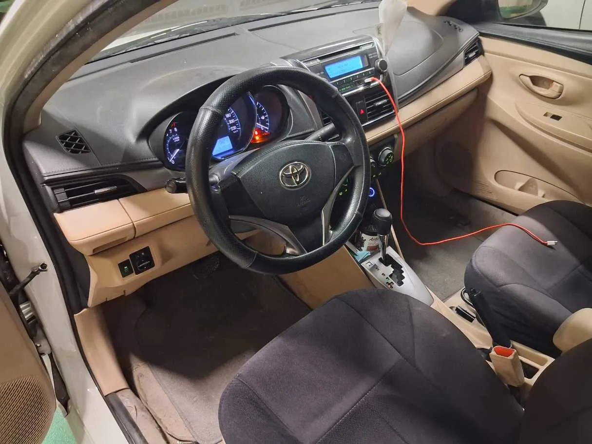 Car image 11