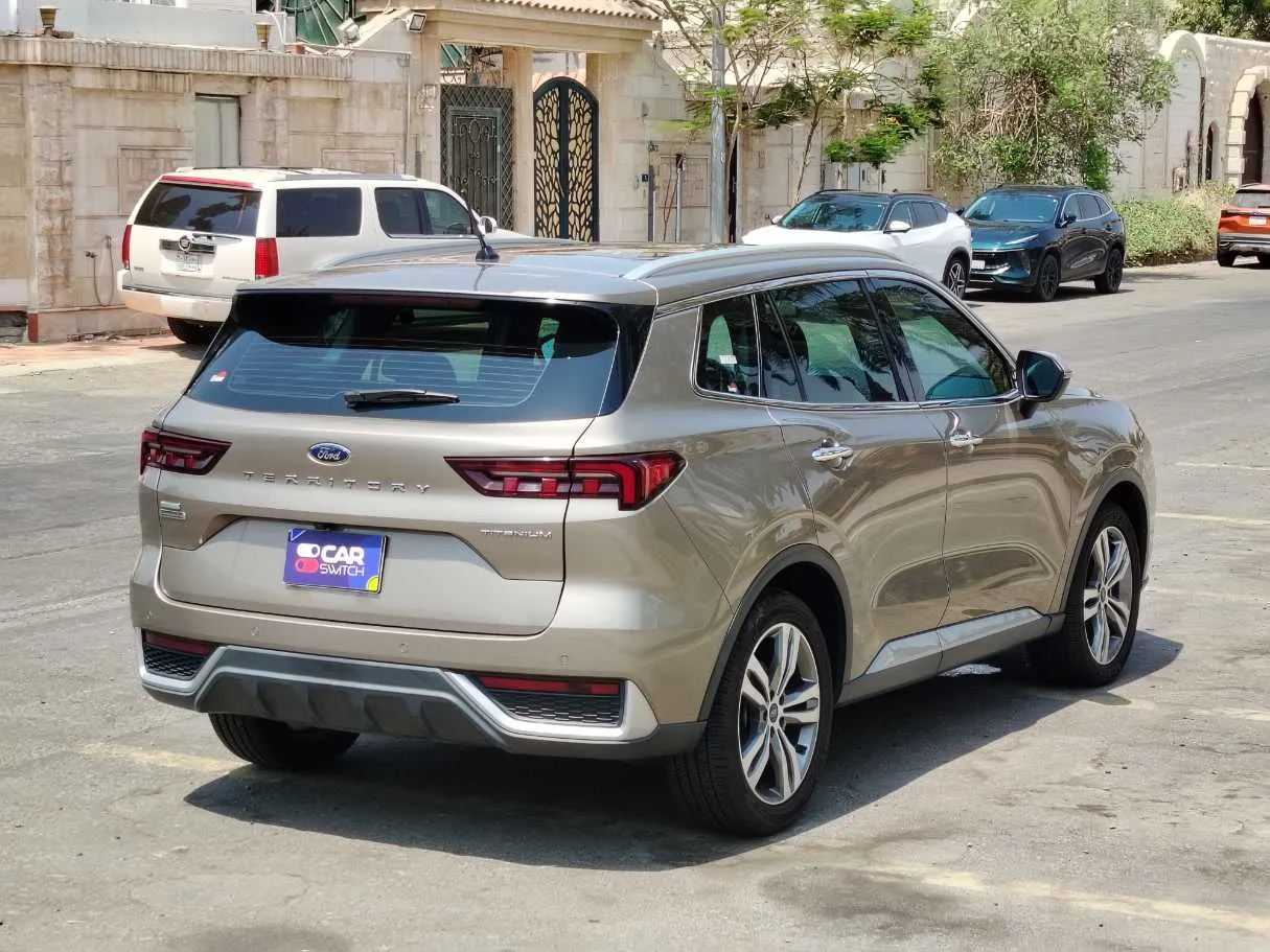 Car image 5