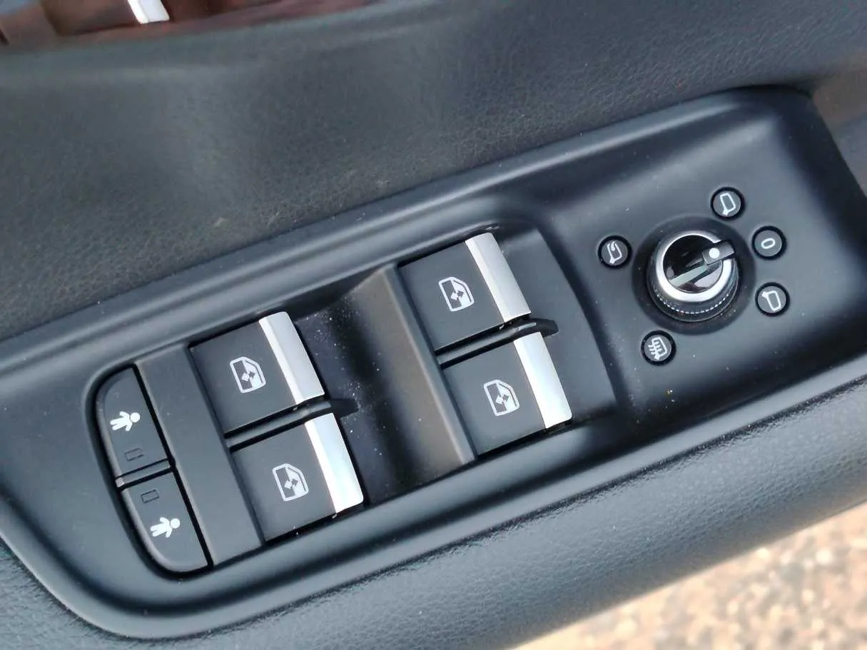 Car image 39