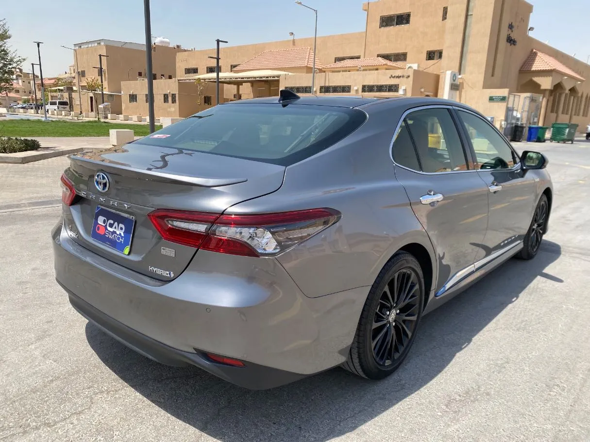 Car image 5