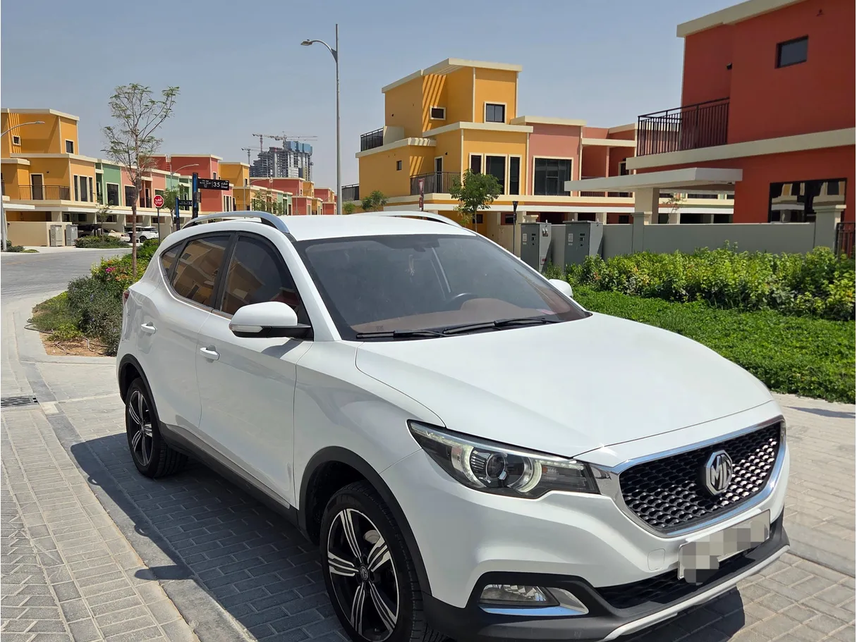 Car image 2