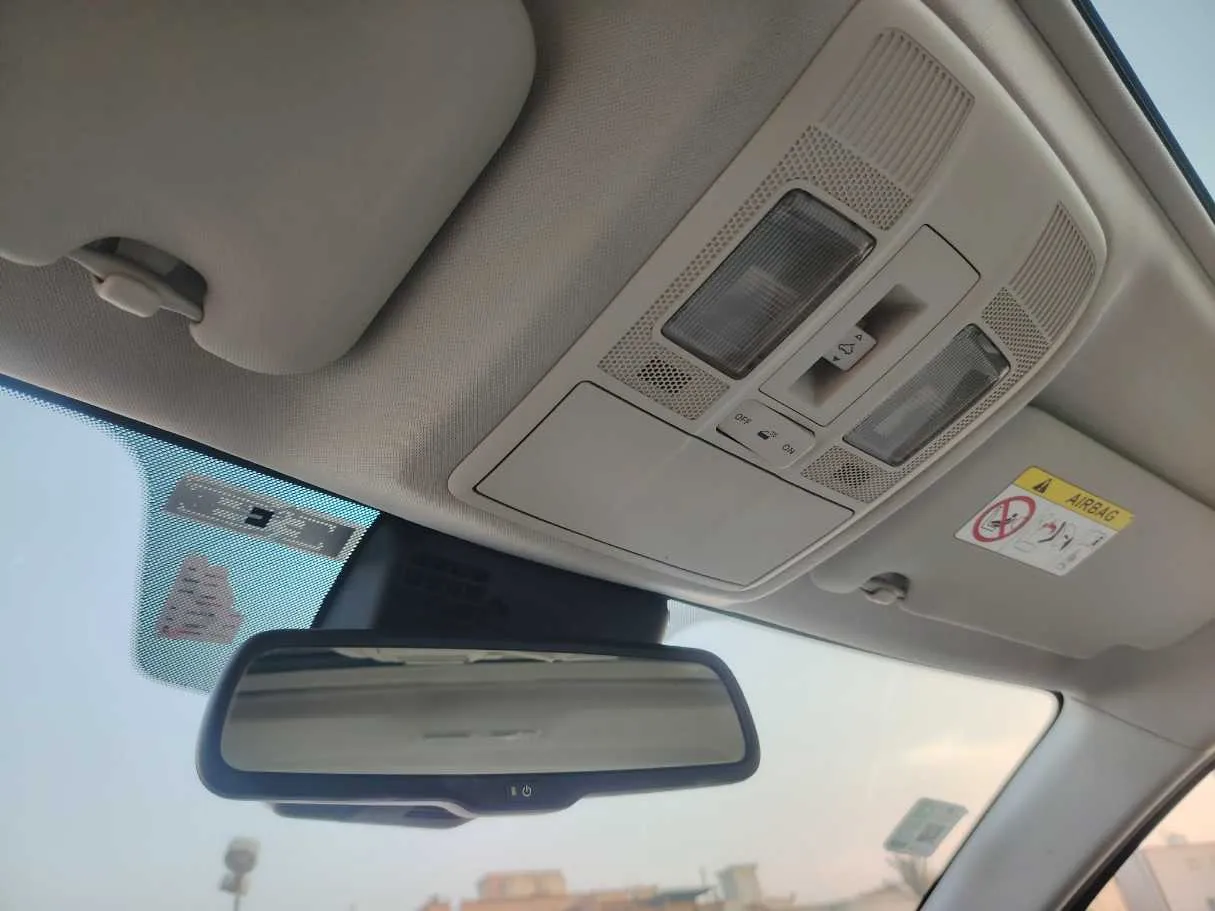 Car image 34