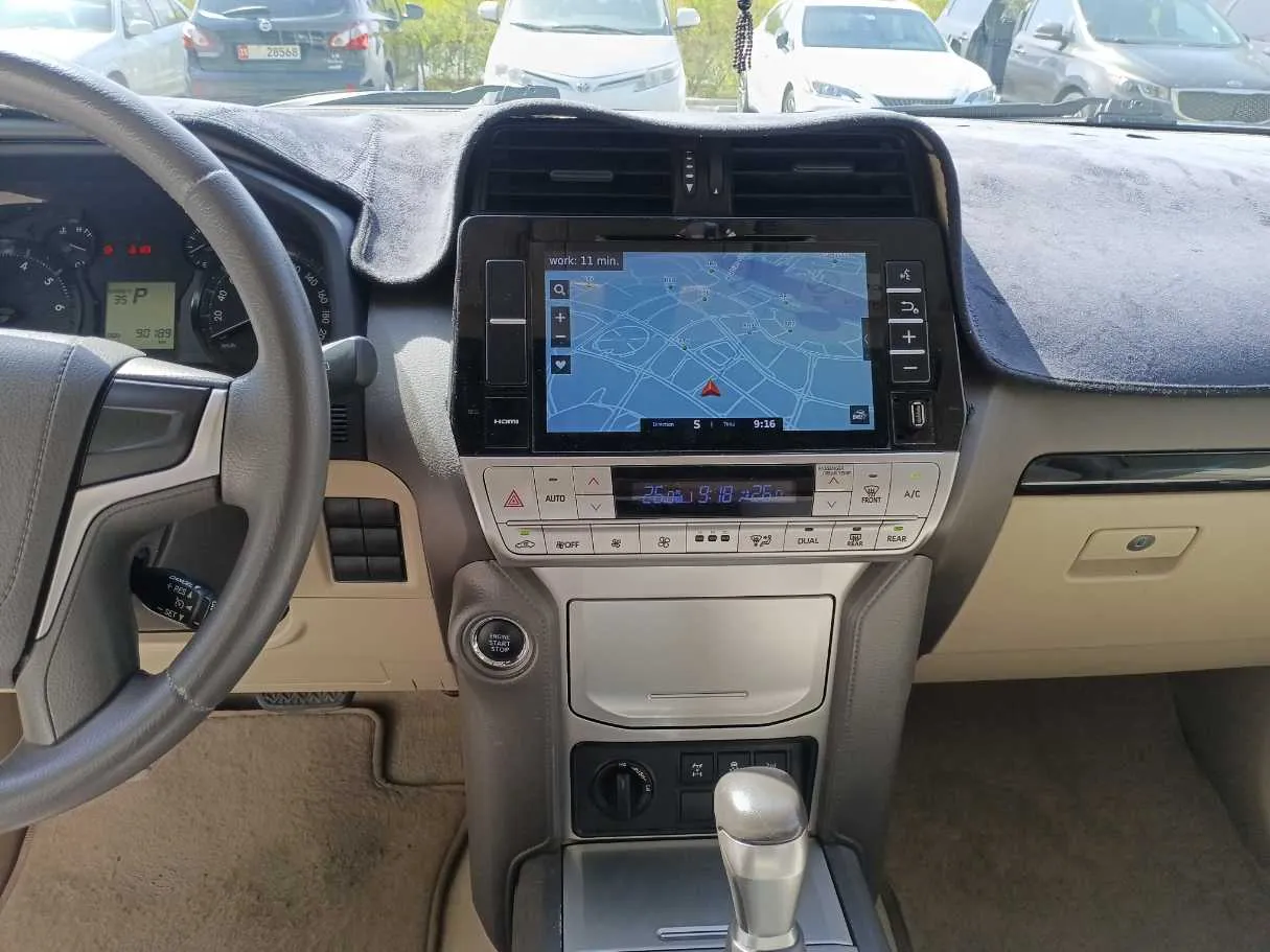 Car image 17