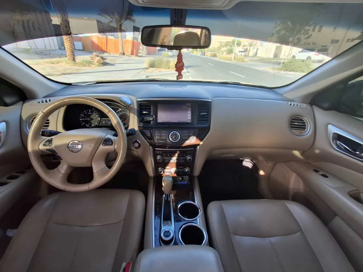 Car image 15