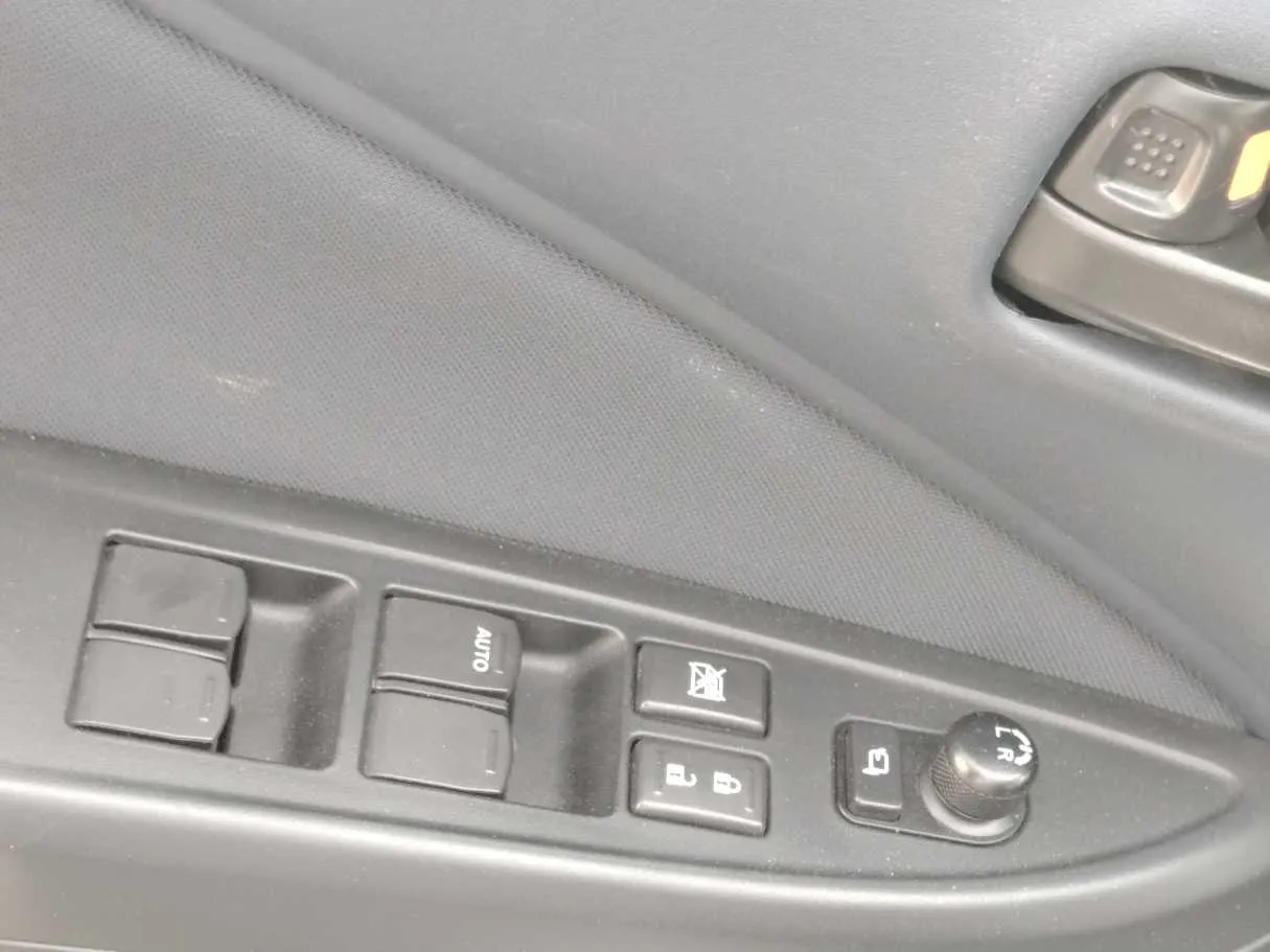 Car image 29