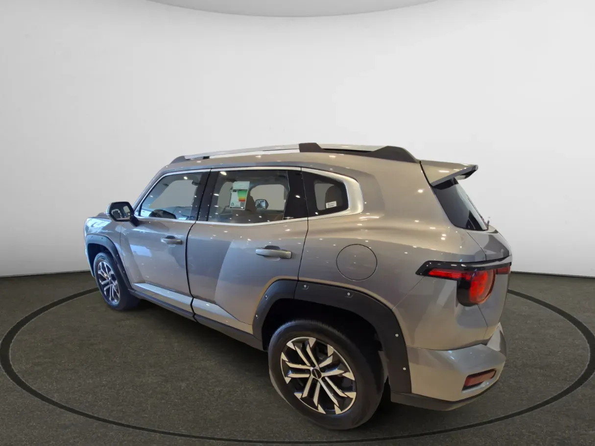 Car image 4