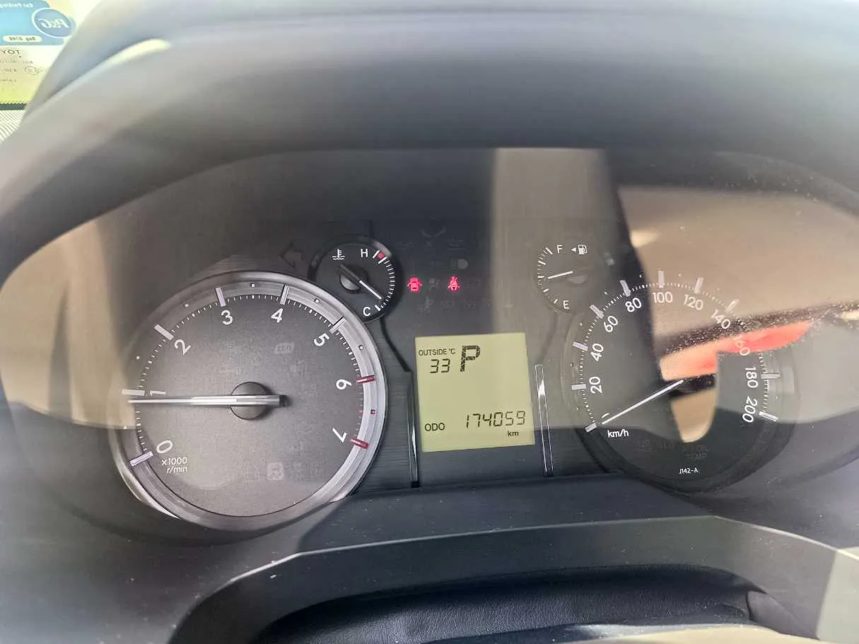 Car image 25