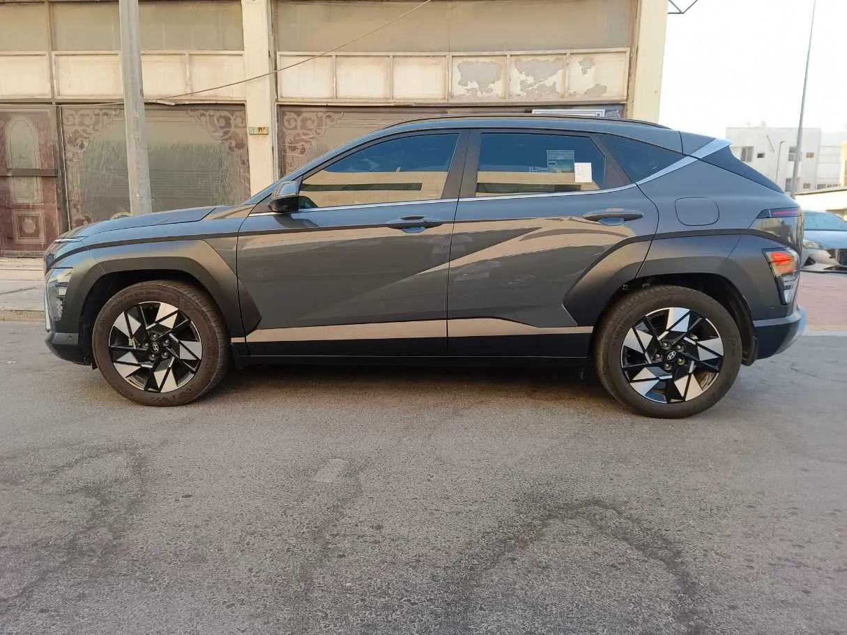 Car image 8