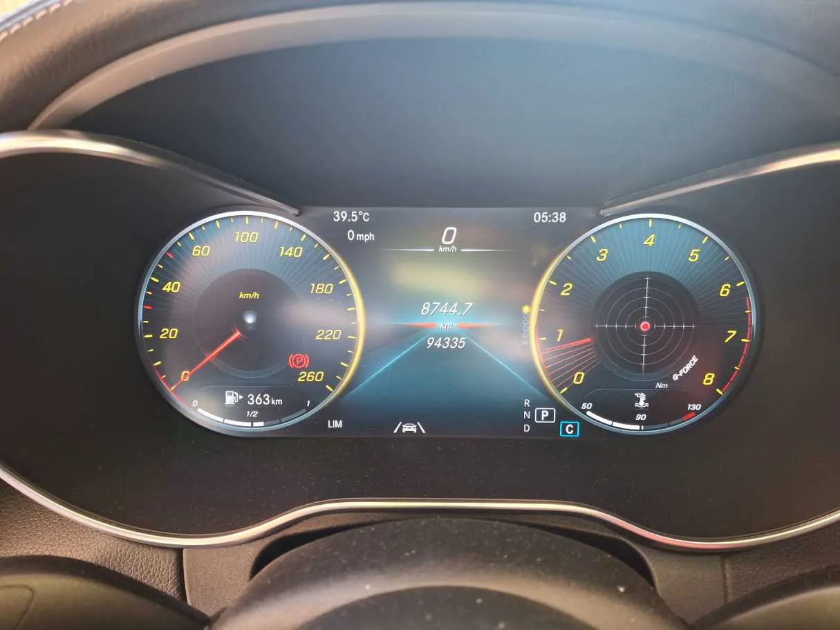 Car image 19