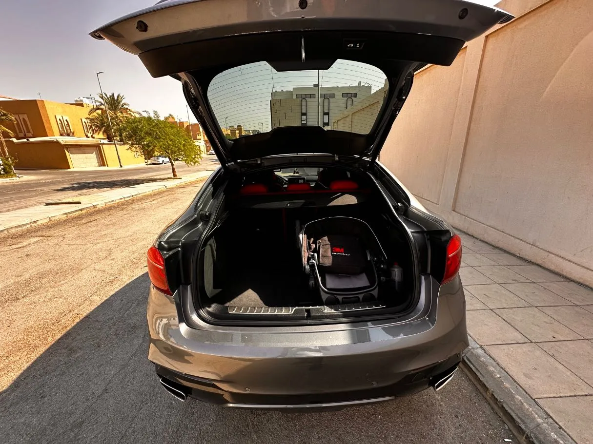 Car image 22