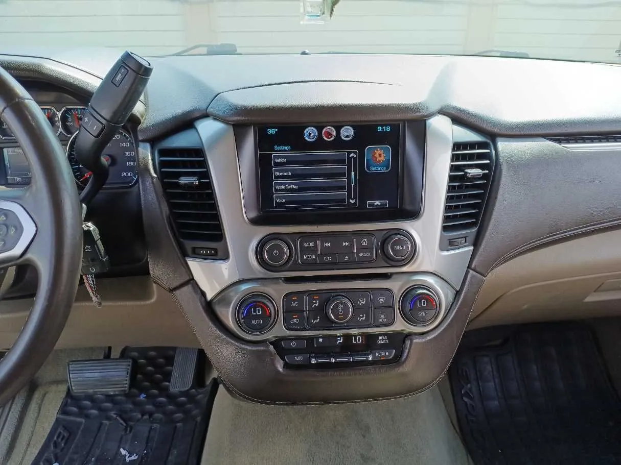 Car image 16