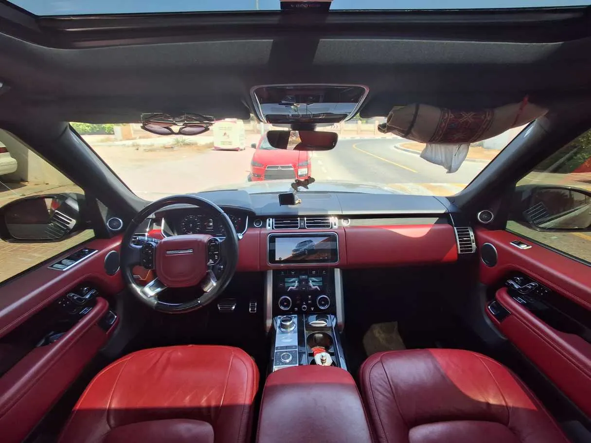 Car image 13
