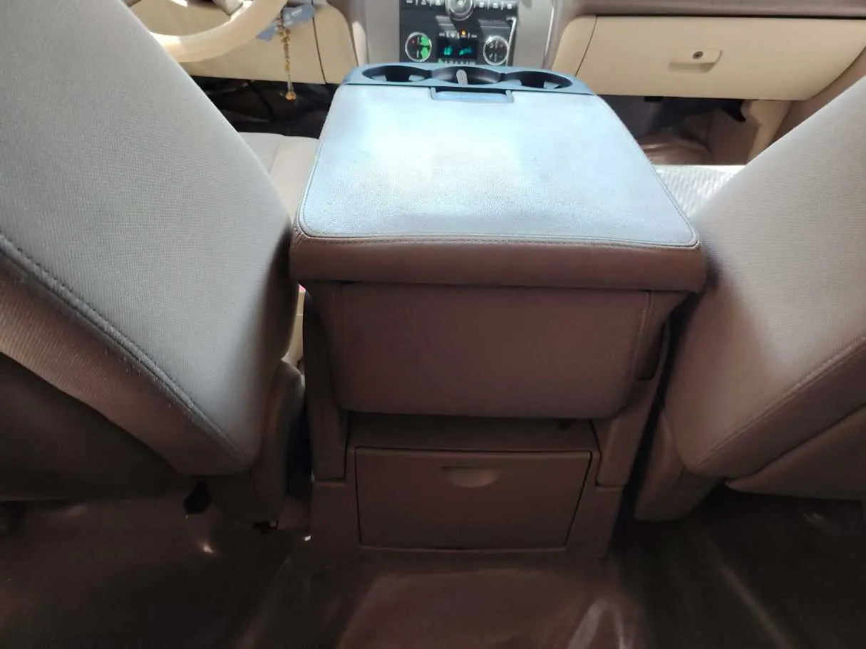 Car image 37