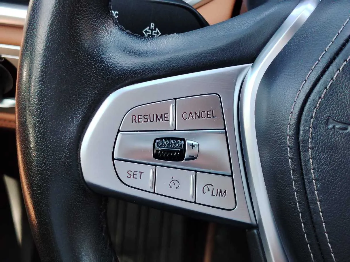 Car image 36