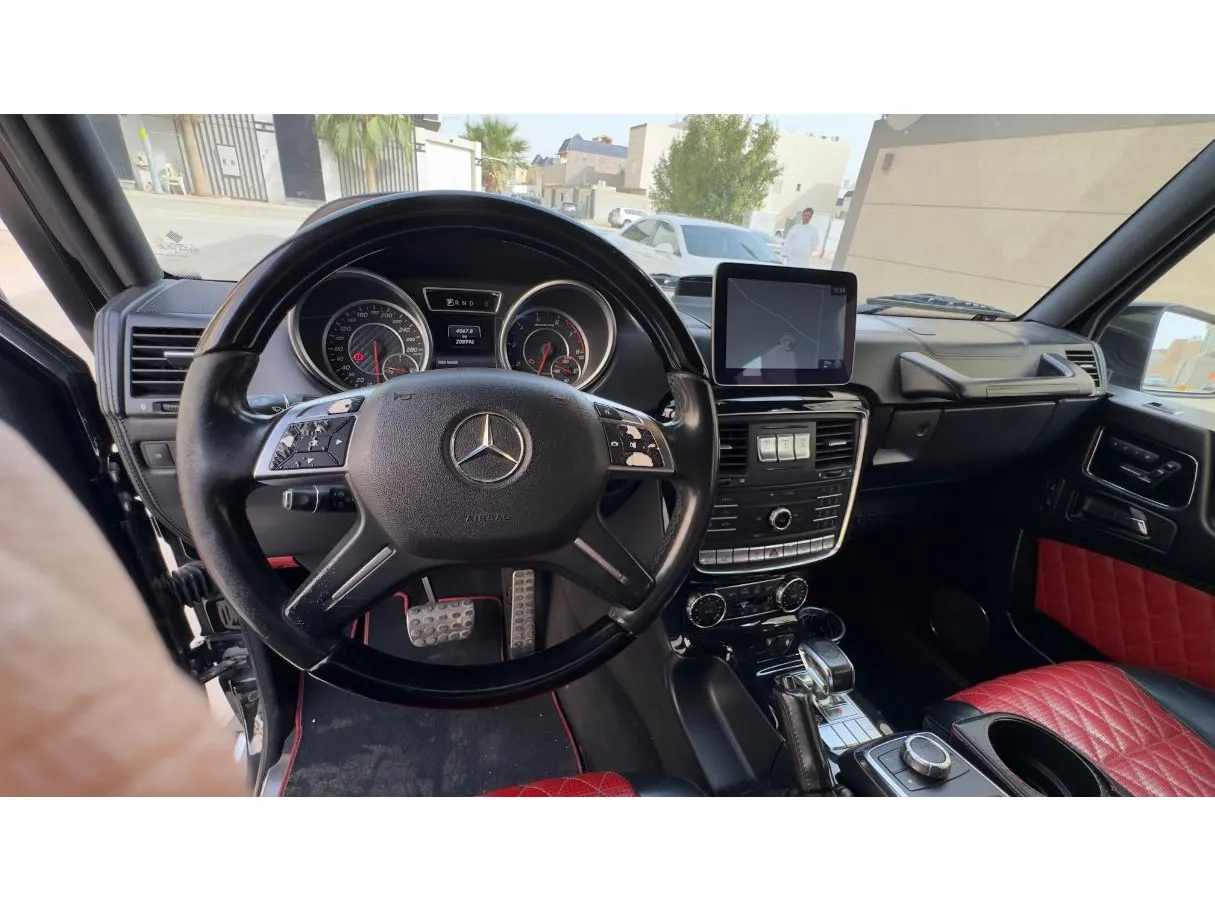Car image 14