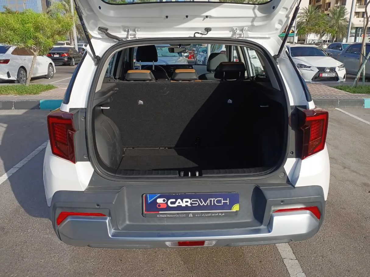 Car image 20