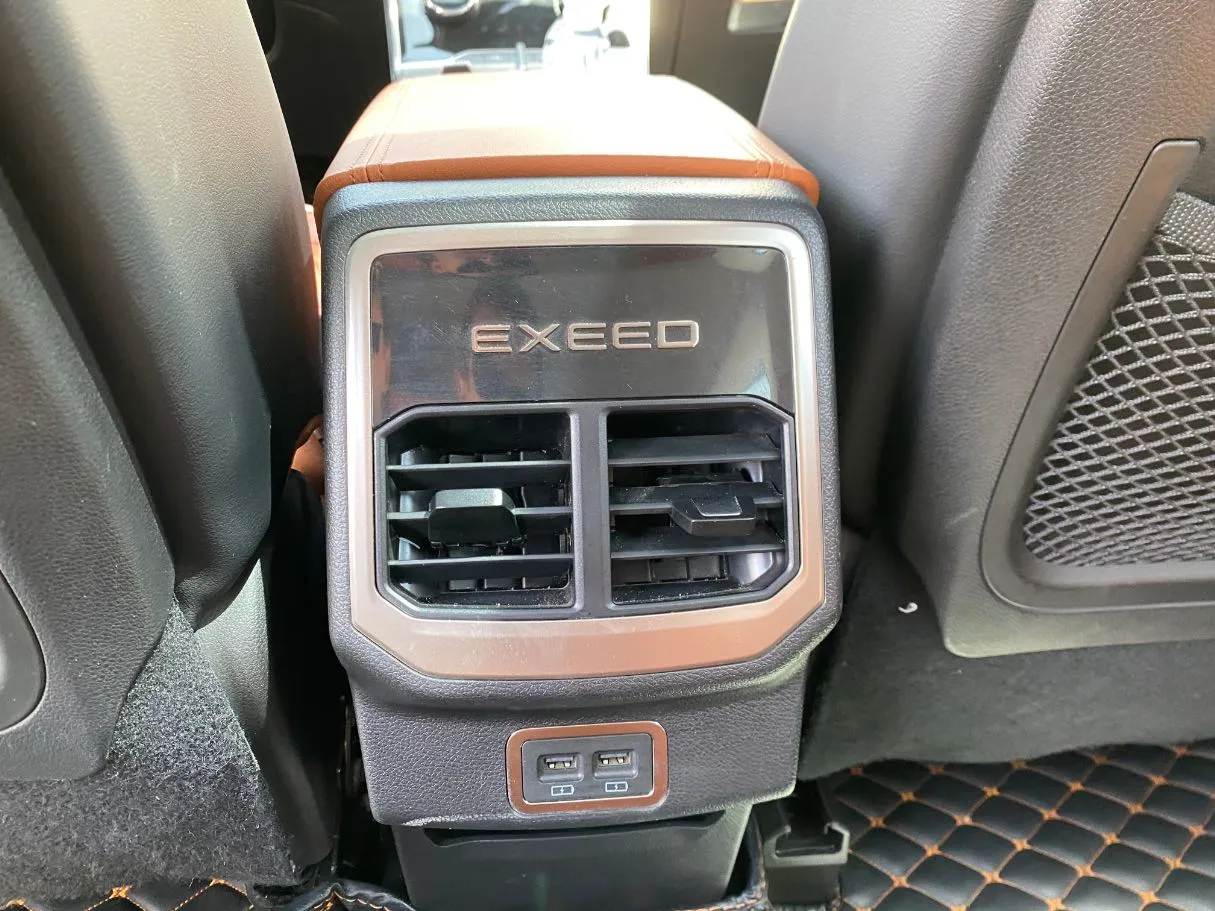 Car image 26