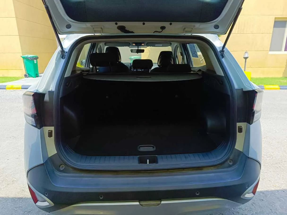 Car image 25
