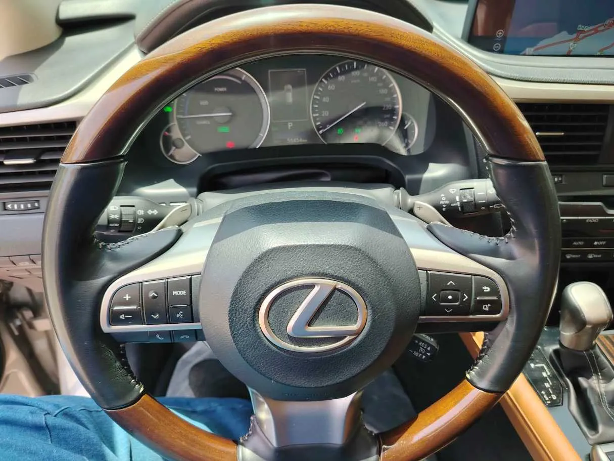 Car image 28