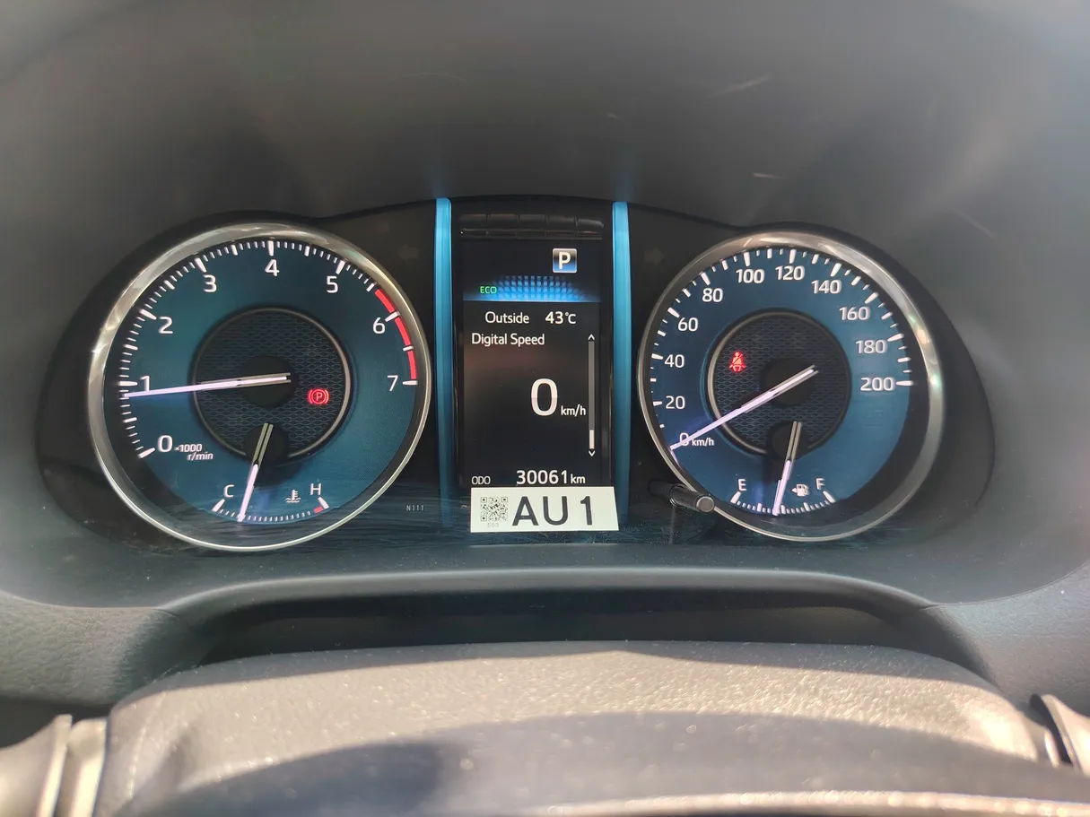 Car image 25