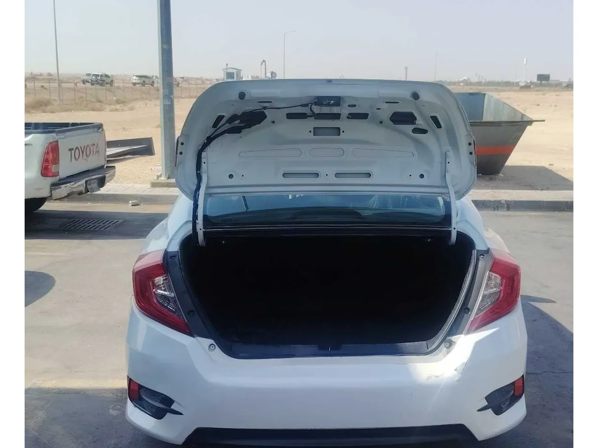 Car image 21