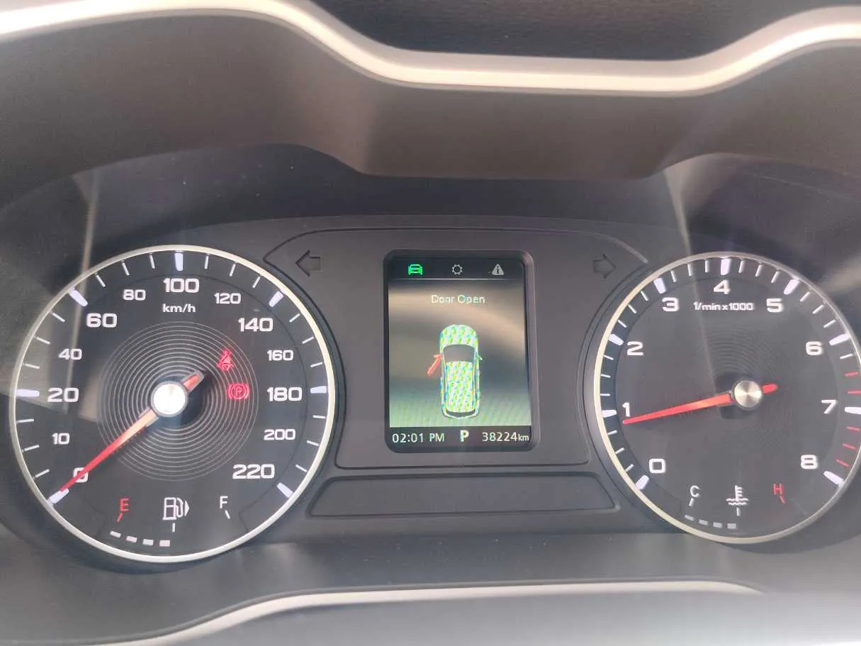 Car image 18