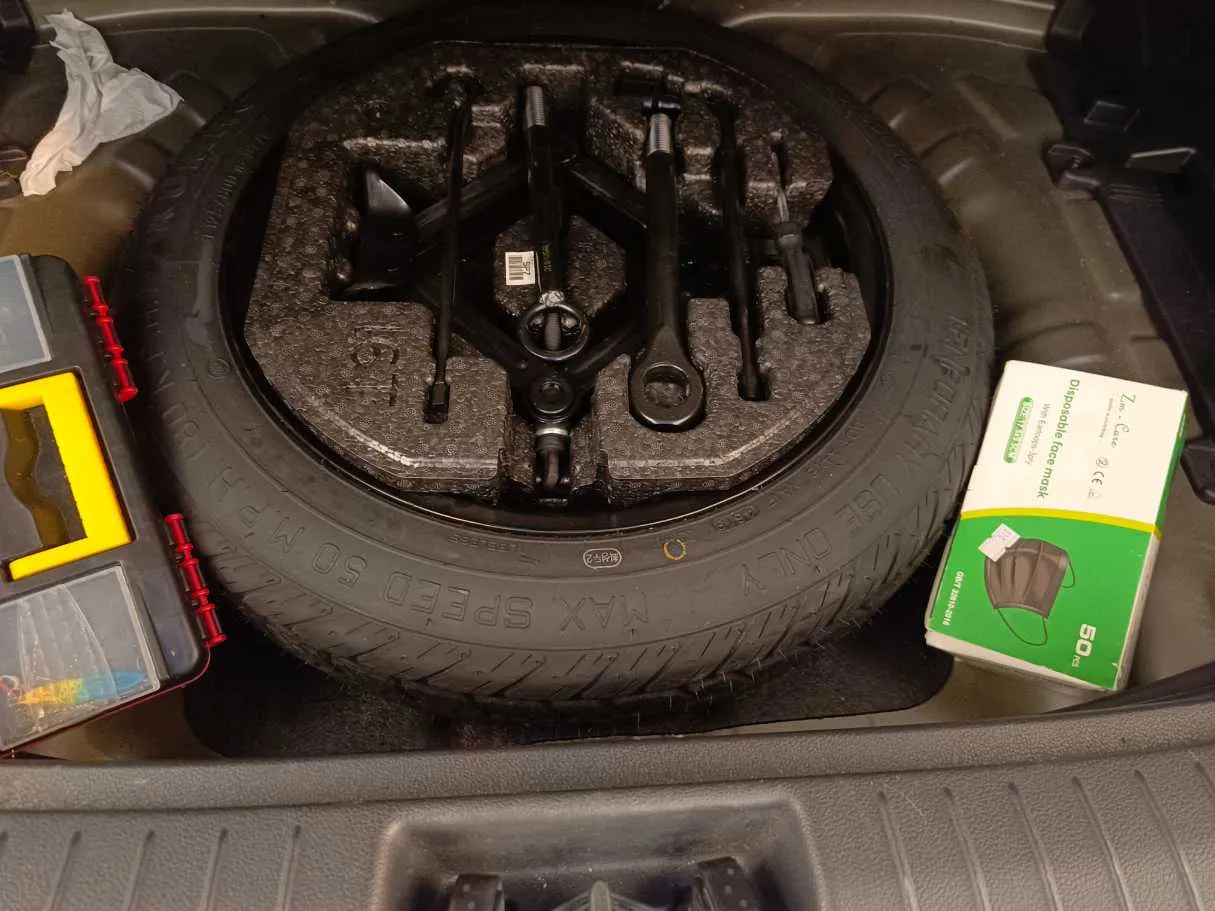 Car image 30