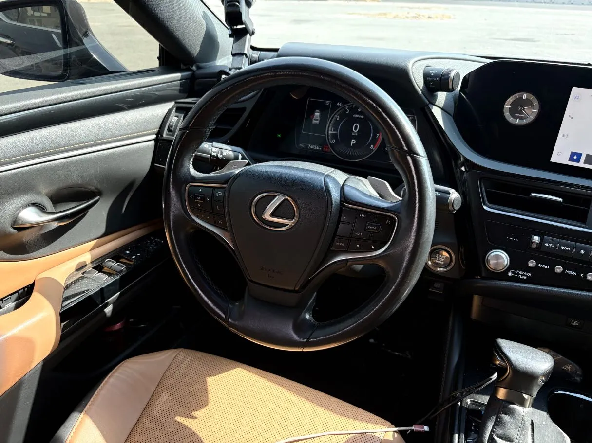 Car image 21
