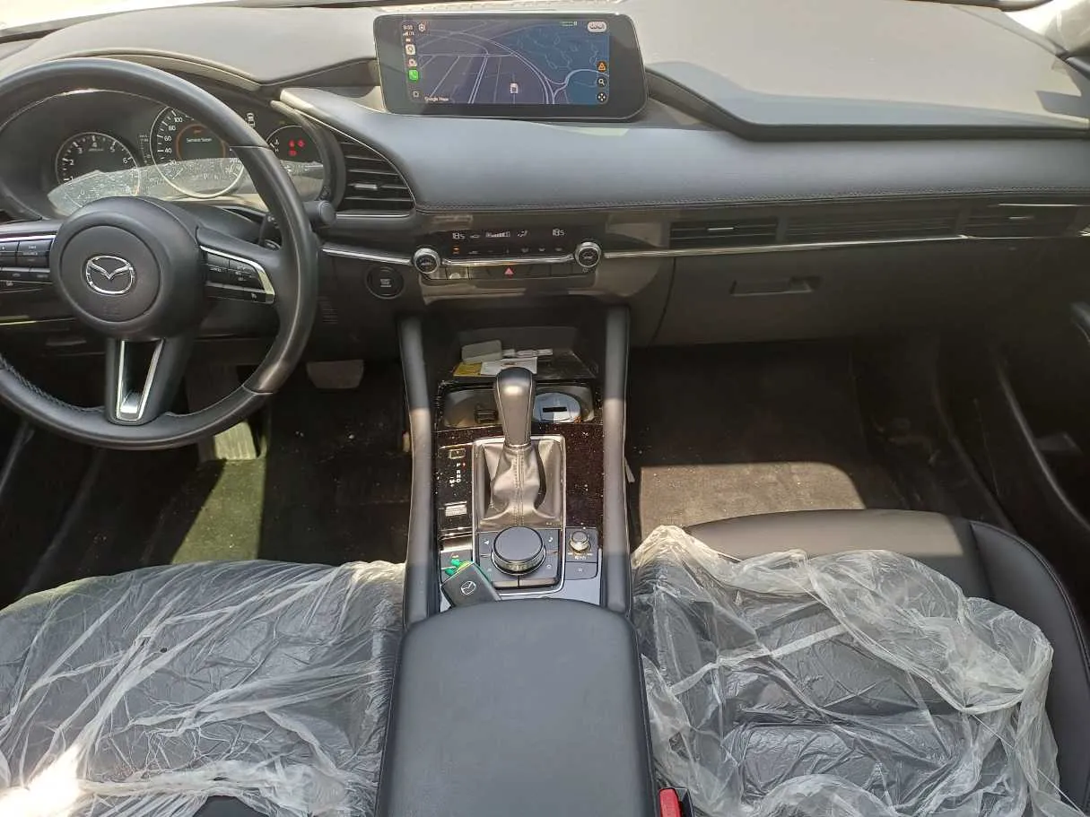 Car image 15