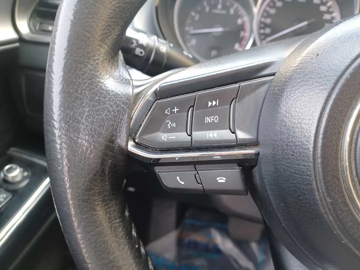 Car image 23
