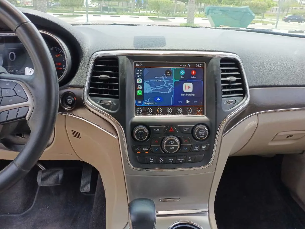 Car image 16