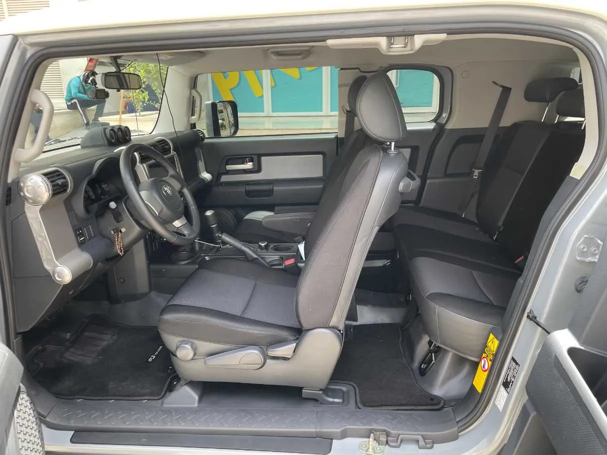 Car image 13
