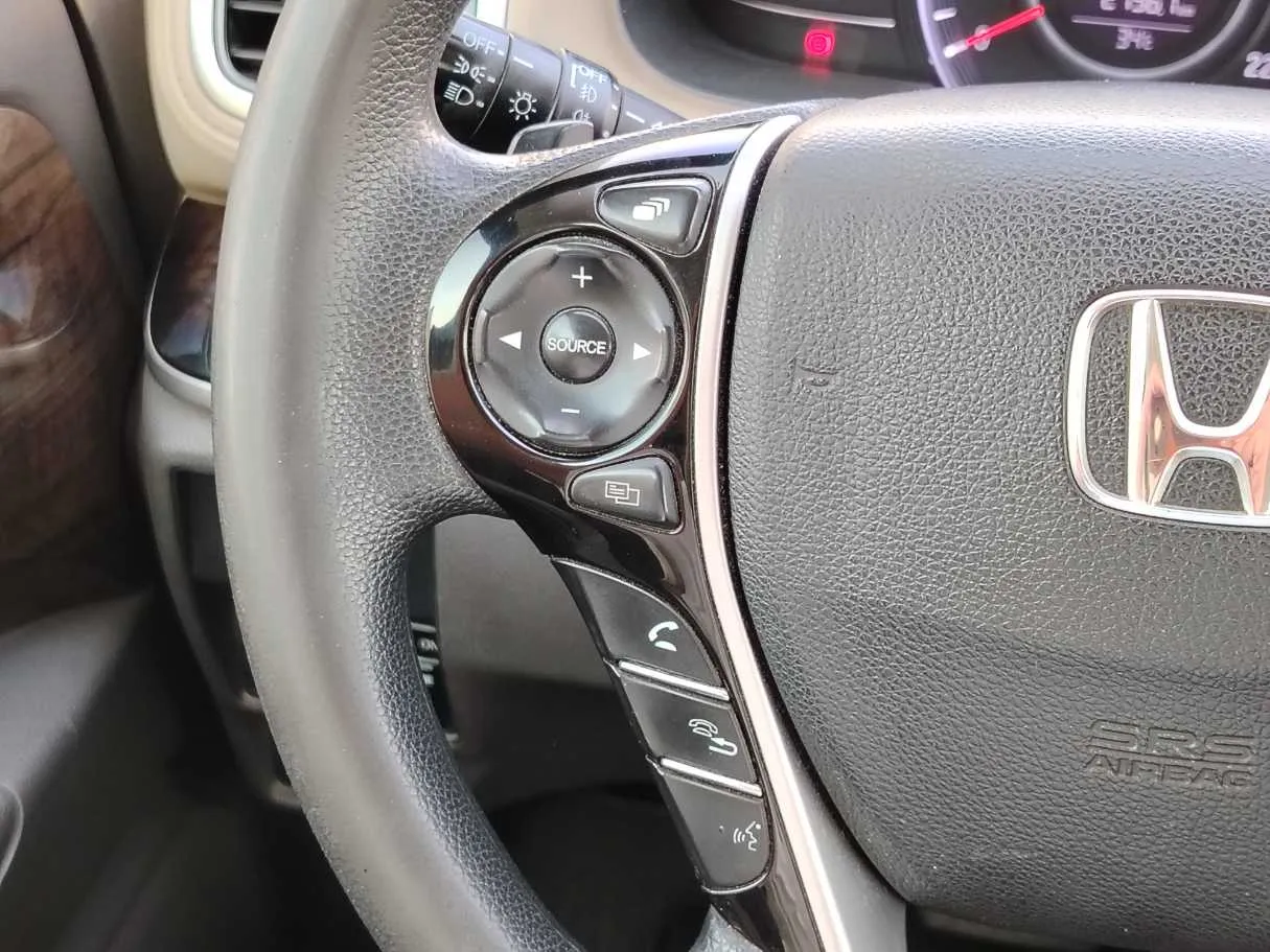 Car image 25