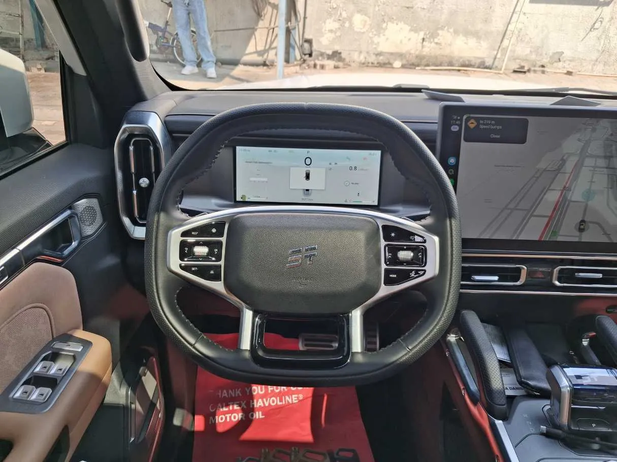 Car image 19