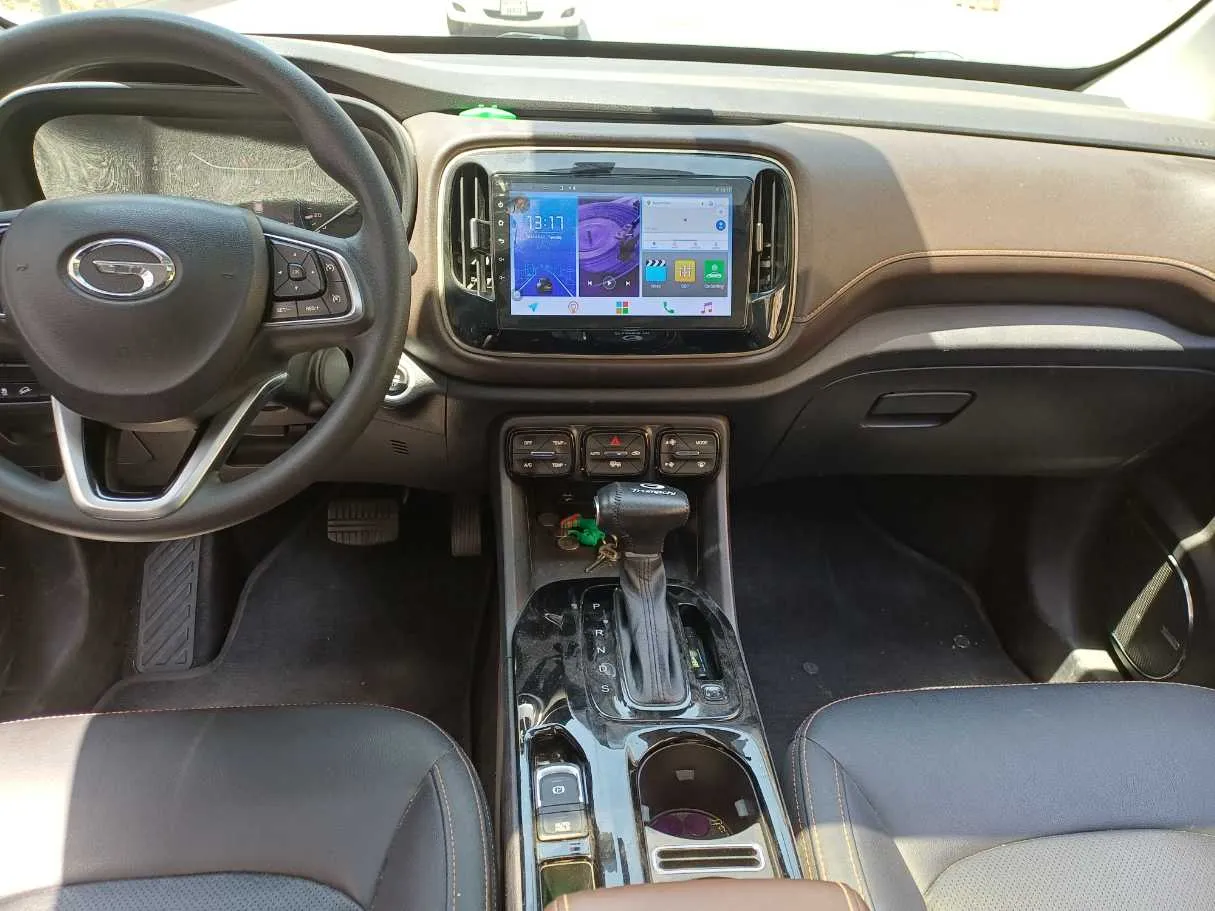 Car image 14