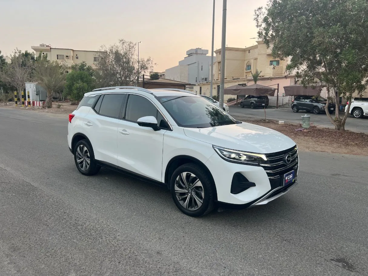 Car image 3