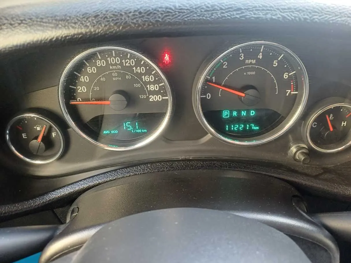 Car image 19