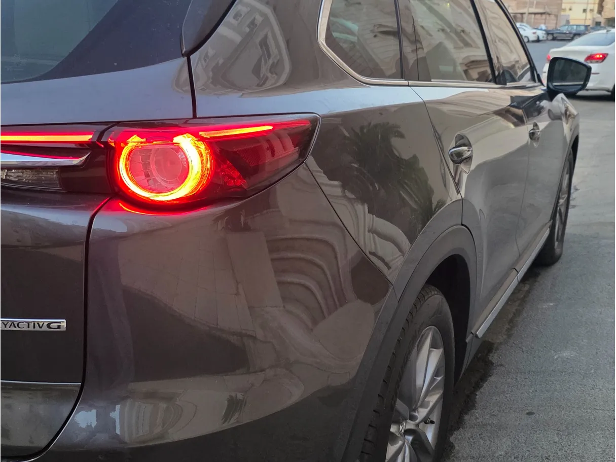 Car image 3