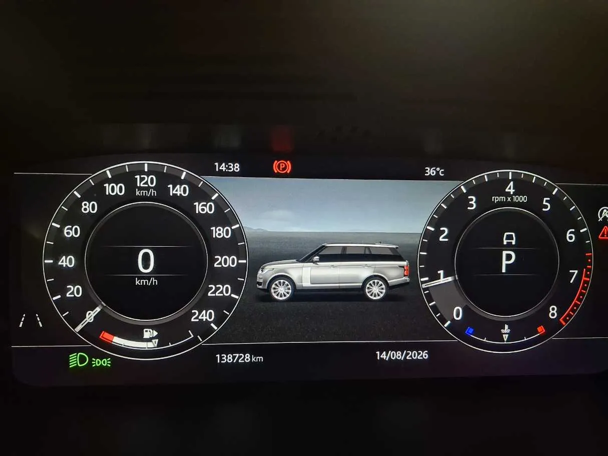 Car image 18
