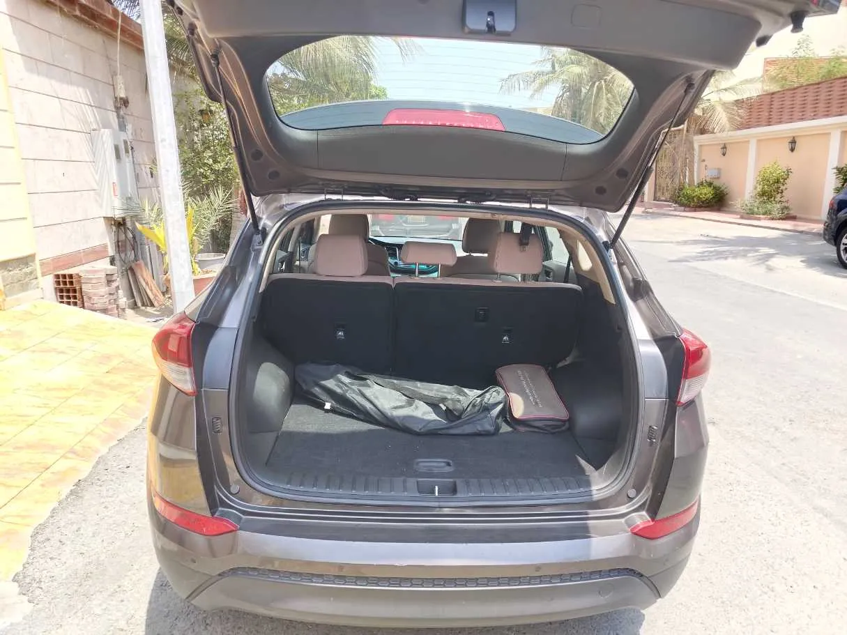 Car image 28